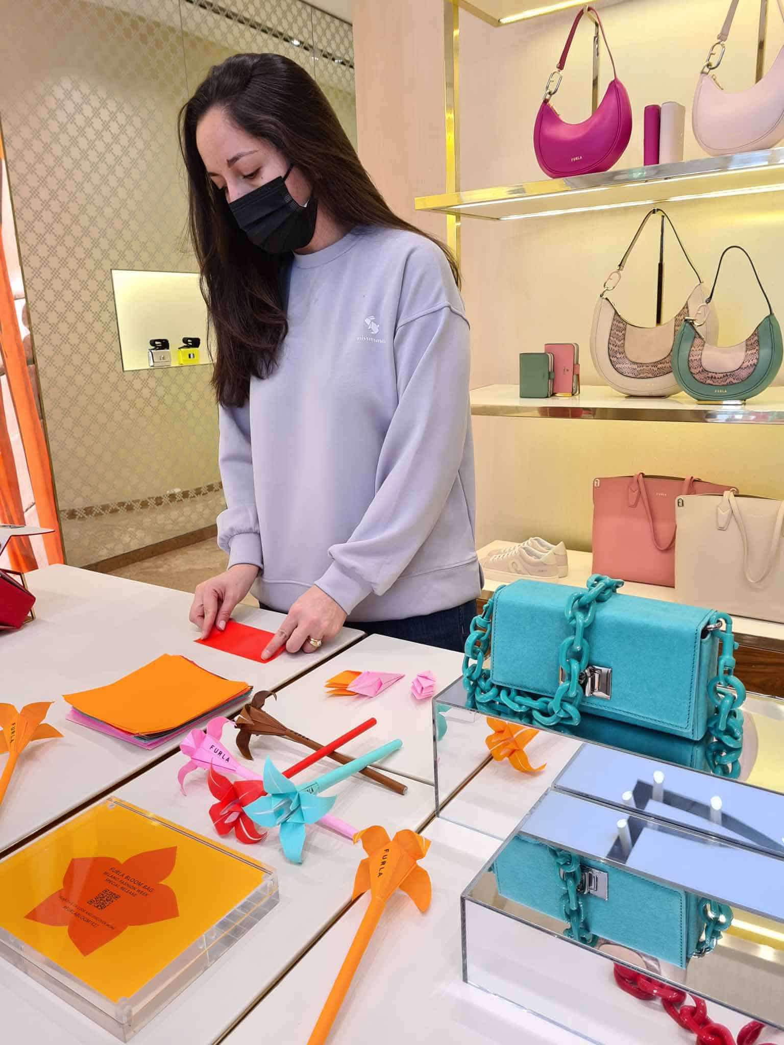 Flores de origami para Furla