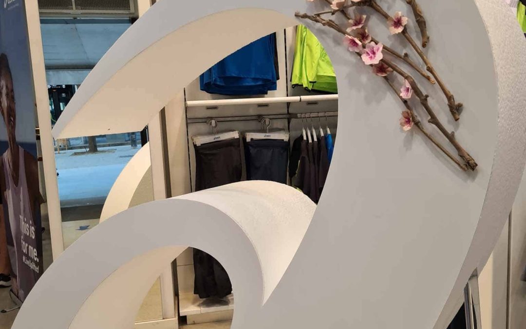 Yozukura llega con flores de cerezo para Asics
