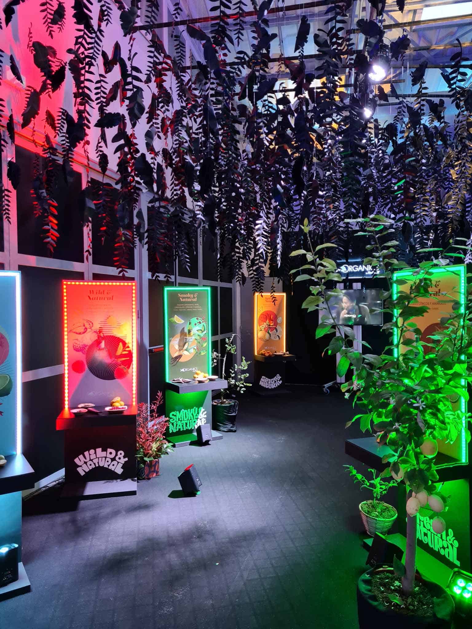 Instalación de papel para stands en ferias