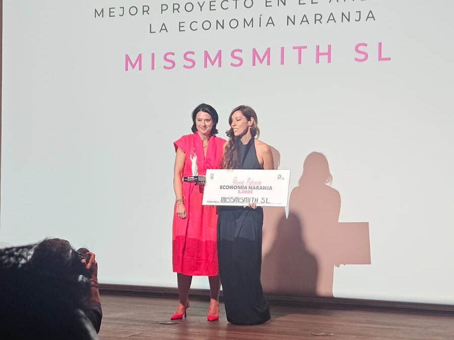 Missmsmith, ganadora de la categoría Economía Naranja del Premio Emprendedoras 2026 de la Comunidad de Madrid