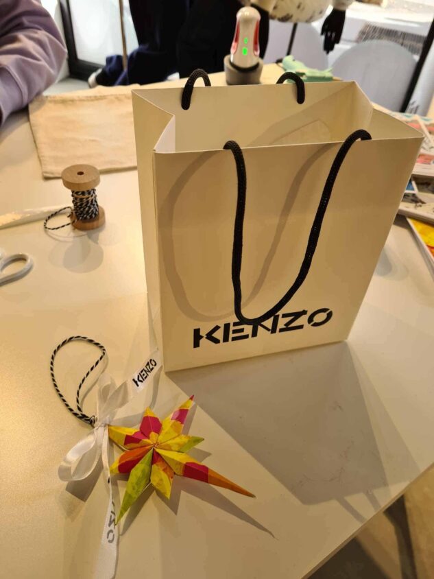 Missmsmith Arte en papel Kenzo Xmas Madrid 2021 Missmsmith Arte en papel Kenzo Xmas Madrid 2021